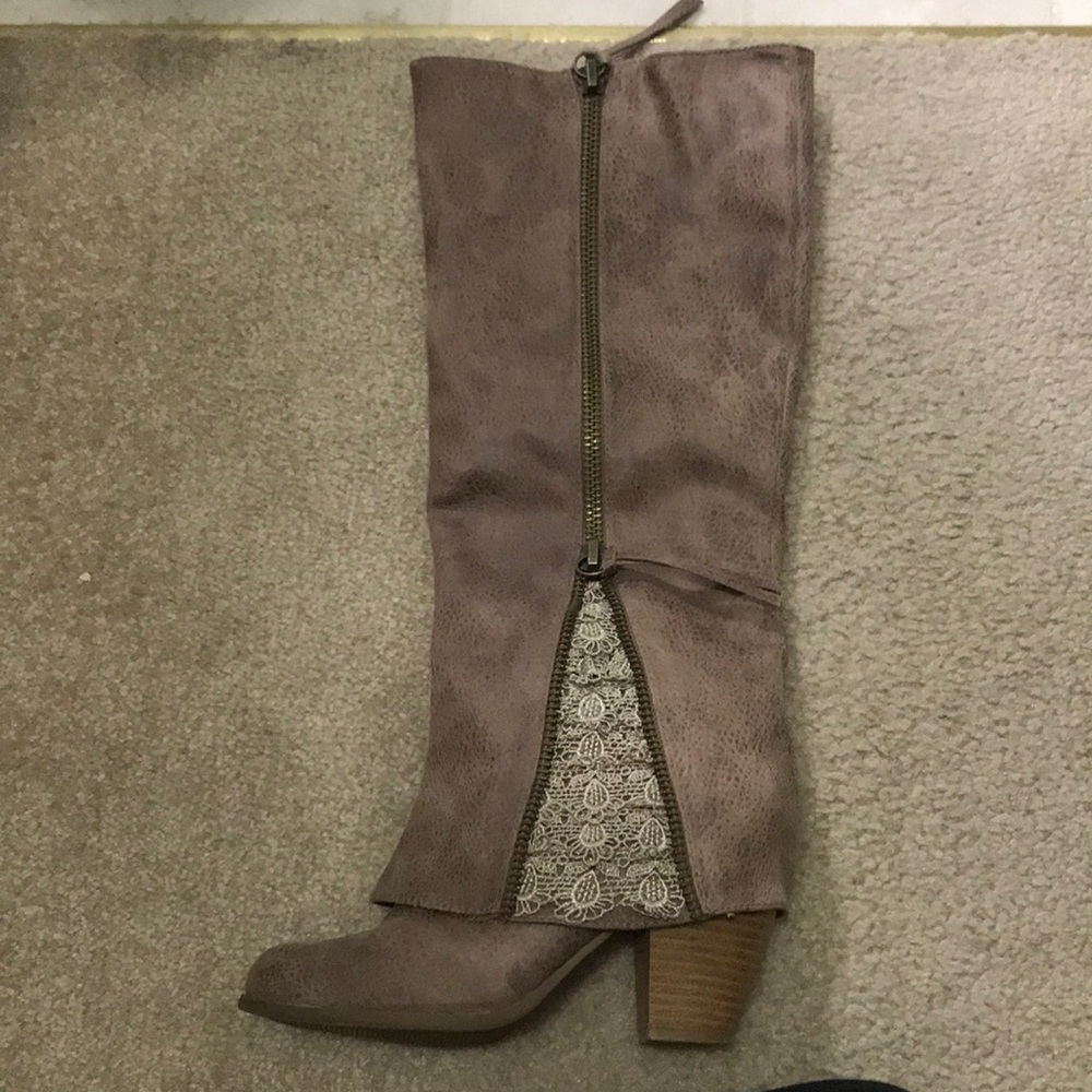 Worn like 4 times tall fall boots